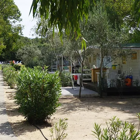 Camping Baia Paradiso *